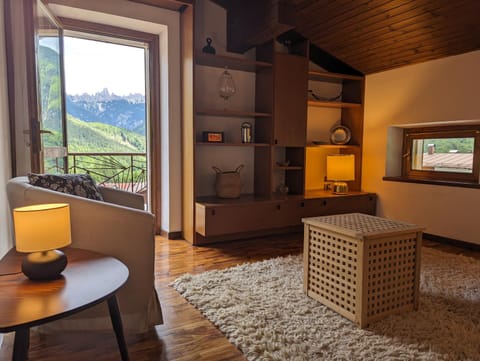 Living room, Seating area, Mountain view