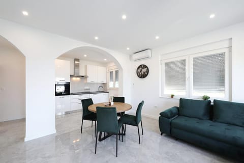 Sea Pearl 2 - Vision Apartment in Šibenik-Knin County, Croatia