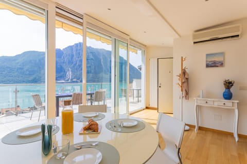 Natural landscape, Dining area, Lake view, Mountain view, air conditioner