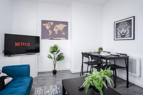 Beautiful apartment dos - free public parking Apartment in Liverpool