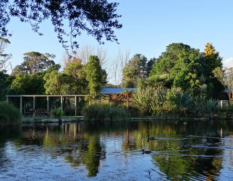 Nearby landmark, Natural landscape, Garden view
