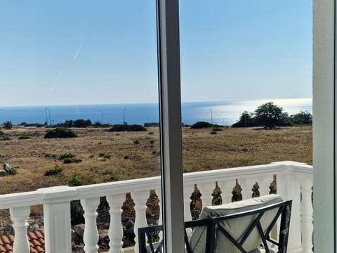 Natural landscape, View (from property/room), Balcony/Terrace, Bedroom, Sea view