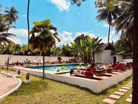 Day, Pool view, Swimming pool, sunbed