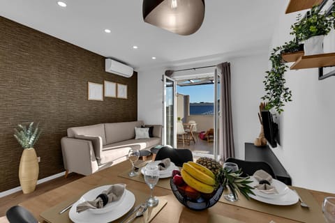 Living room, Seating area, Dining area