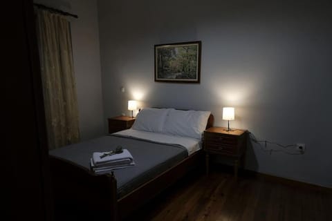 Δ2 - Τα διαμερίσματα του δασκάλου στα Φιλιατρά Apartment in Messenia