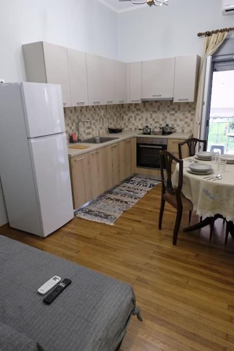 Δ2 - Τα διαμερίσματα του δασκάλου στα Φιλιατρά Apartment in Messenia