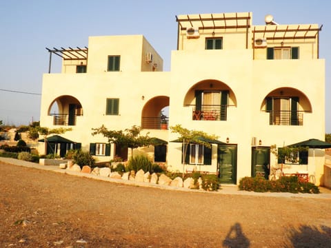 Property building, Facade/entrance, View (from property/room), Other, Internal: Not applicable to any particular room