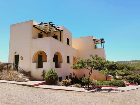 Property building, Garden, View (from property/room), Balcony/Terrace, City view, Garden view, Mountain view