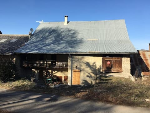 Maison de village en montagne House in Provence-Alpes-Côte d'Azur