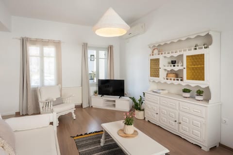 Naousa - 2BR House in the Heart of Town - Citrine House in Naousa