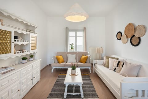 Naousa - 2BR House in the Heart of Town - Citrine House in Naousa