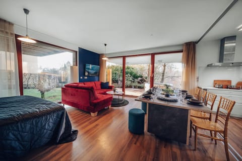 Living room, Seating area, Dining area