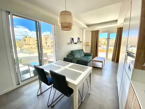 Kitchen or kitchenette, Living room, Dining area