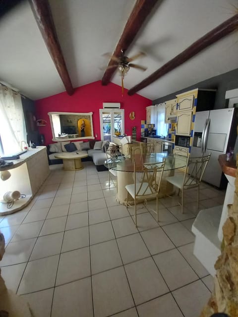 TV and multimedia, Kitchen or kitchenette, Living room, Dining area, minibar