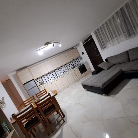 Kitchen or kitchenette, Living room, Seating area, Dining area, oven, stove