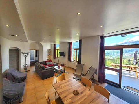 TV and multimedia, Living room, Mountain view