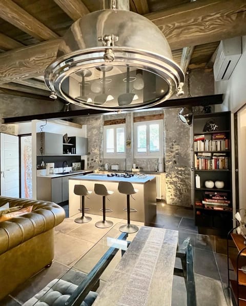 Kitchen or kitchenette, Living room, Seating area