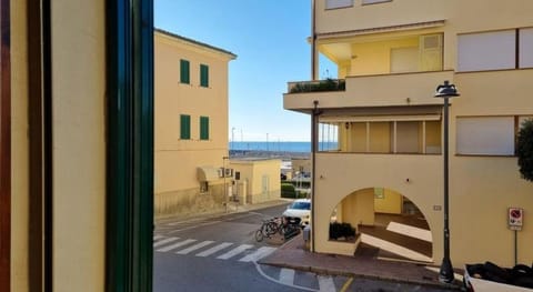 View (from property/room), Sea view, Street view