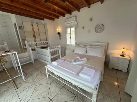 Rocky Beach House House in Islands