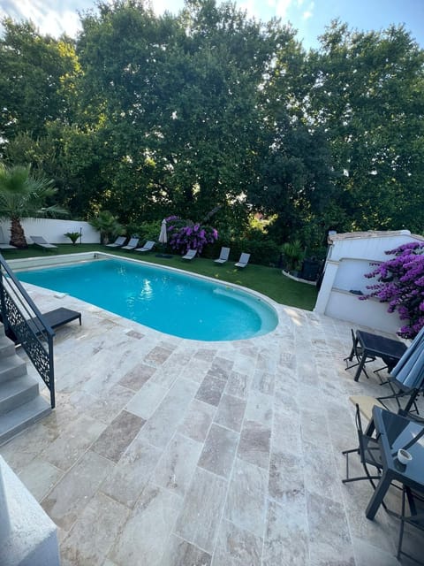 Les Acacias Apartment in Nimes