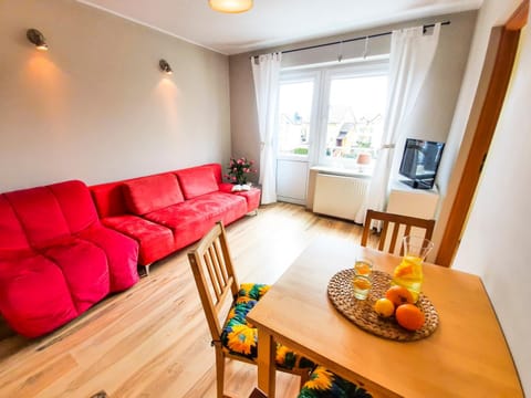 TV and multimedia, View (from property/room), Decorative detail, Seating area, Drinks