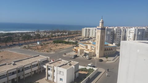 Day, Natural landscape, City view, Street view, Parking