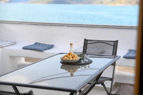 At coast Apartment in Elounda