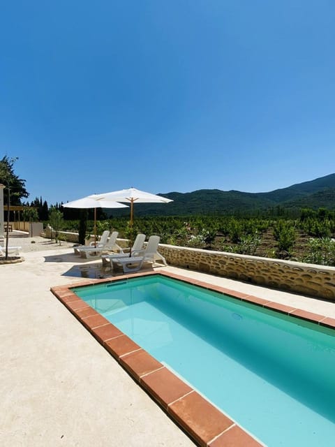 Natural landscape, Balcony/Terrace, Mountain view, Pool view, Swimming pool, sunbed
