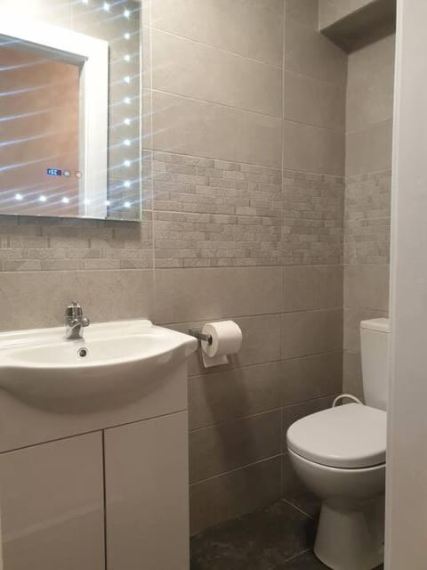 The Art House 1 Galway, Woodquay Apartment in Galway