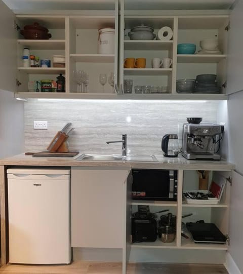 The Art House 2 Galway, Woodquay Apartment in Galway