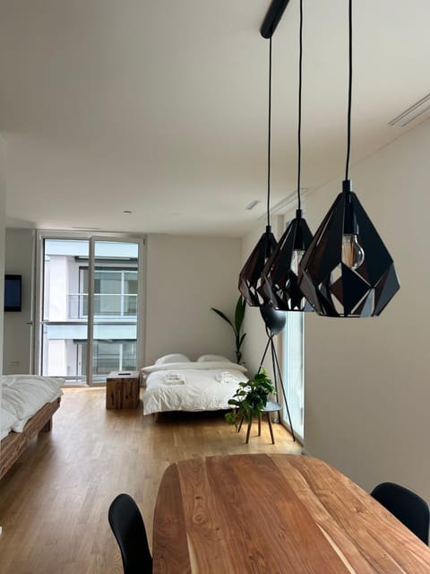 Bed, Living room, Photo of the whole room, Seating area, Dining area, Bedroom