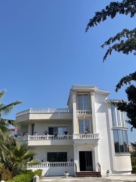 Property building, Garden, View (from property/room), Balcony/Terrace, Seating area, Garden view, Area and facilities, Parking, internet, air conditioner