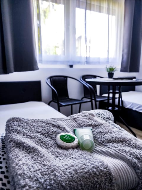 Bed, Photo of the whole room, Seating area, Bedroom, towels