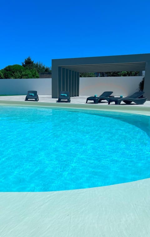 Pool view, Swimming pool, sunbed