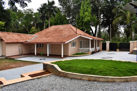 Property building, Natural landscape, Garden