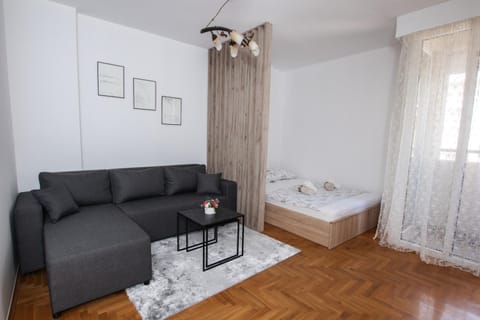 Bed, Living room, Photo of the whole room, Seating area, Bedroom