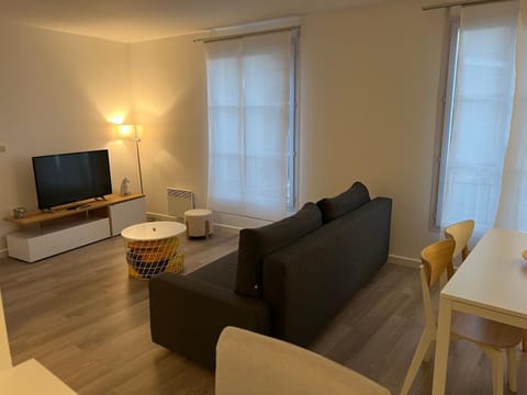 TV and multimedia, Seating area