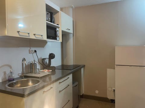 PENTHOUSE SEASIDE 10 MIN port, croisière et aéroport Apartment in Les Abymes