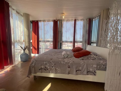 PENTHOUSE SEASIDE 10 MIN port, croisière et aéroport Apartment in Les Abymes