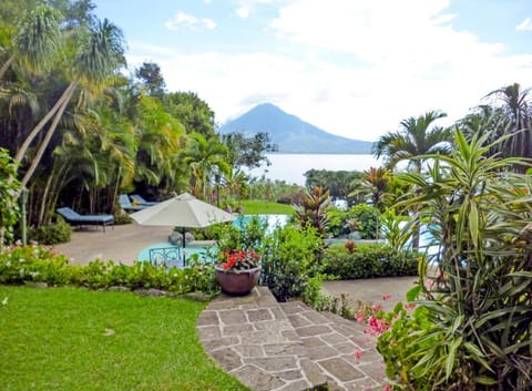 Garden, On site, Lake view, Swimming pool
