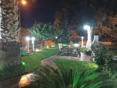 Night, Garden