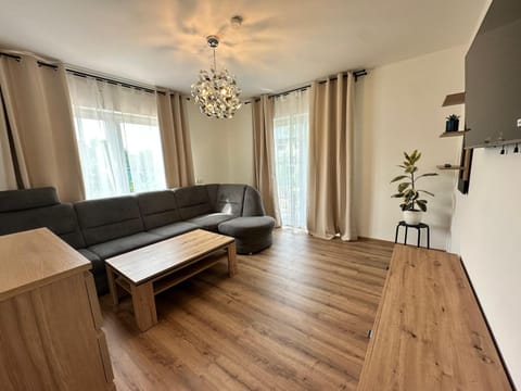Communal lounge/ TV room, TV and multimedia, Living room, Seating area