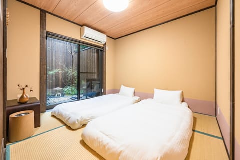 Bed, Garden, Bedroom, Garden view