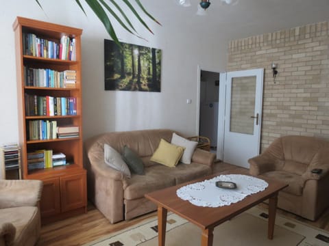 Library, Living room, Seating area