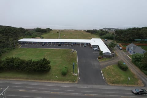 Property building, Natural landscape, Beach, Location, Parking