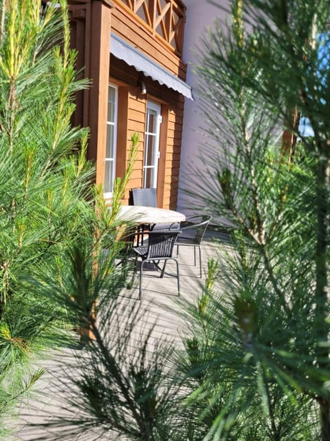 Property building, Patio, Garden
