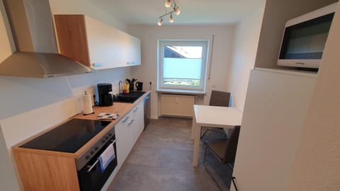 Coffee/tea facilities, Dining area, dishwasher, minibar, stove, toaster