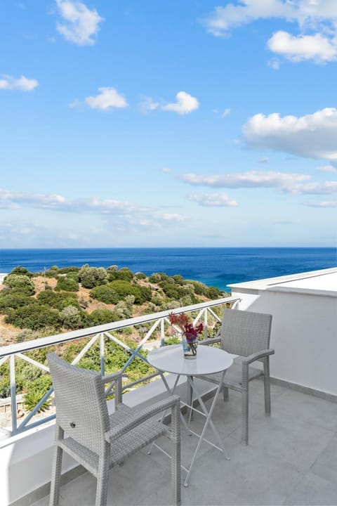 Day, Natural landscape, View (from property/room), Balcony/Terrace, Sea view