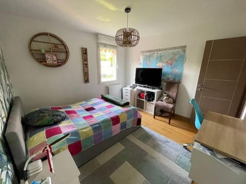 Charming Villa with pool, close to city center Villa in Aix-en-Provence