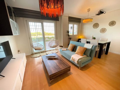 TV and multimedia, Living room, Seating area, internet, air conditioner